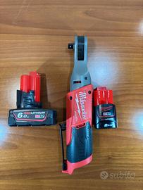 Milwaukee M12 FIR38-0 cricchetto + batterie 6Ah 2A