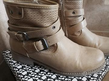 Scarpa/stivaletto donna n.37