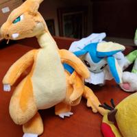 peluche Pokemon  e minecraf 