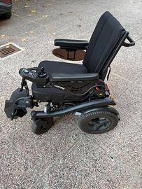 Sedia a rotelle elettrica