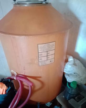 Recipiente in vetroresina di 5000 litri con rubine