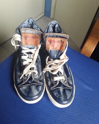 Un paio di Sneakers uomo della Diesel Exposurel 