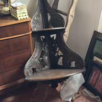 Antica angoliera in legno