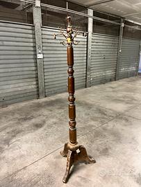 Appendiabiti uomo morto