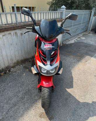 Aprilia sr 50 a liquido