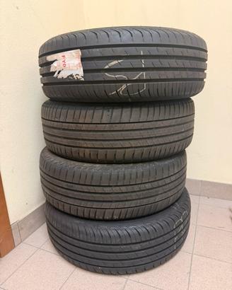 gomme 205/60/R16