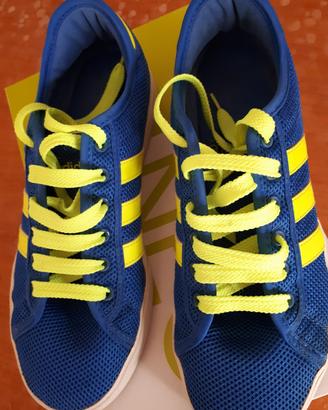 scarpe Adidas n. 40 e 2/3