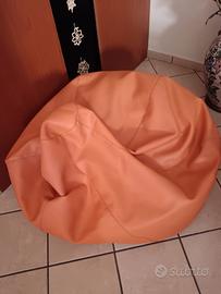 pouff pelle arancione 