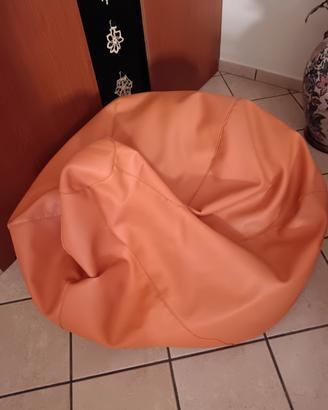 pouff pelle arancione 