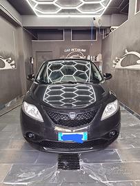 Lancia y