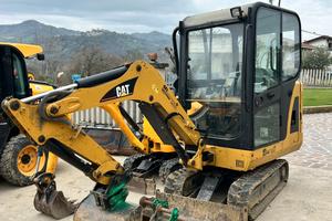 B413-Mini escavatore CAT 301.6 cabina chiusa risca