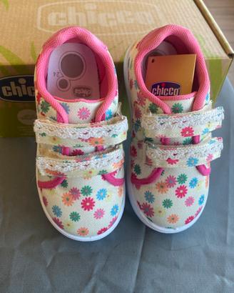 Scarpe bimba Chicco N. 24.