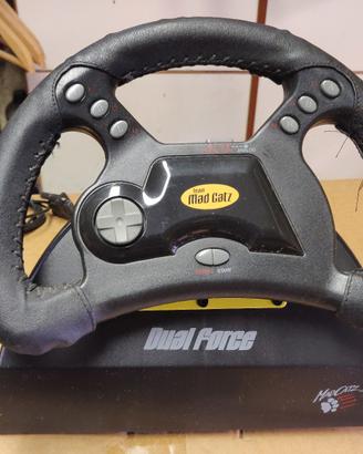 Volante e pedaliera per PlayStation 