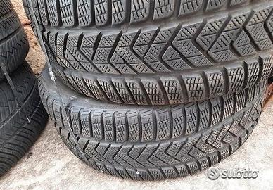 Coppia pneumatici usati 245 35 19 Pirelli
