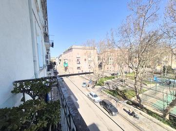 2 LOCALI A NAPOLI