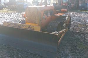 Trattore più aratro