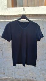  T-shirt Yamamay nera scollo a V