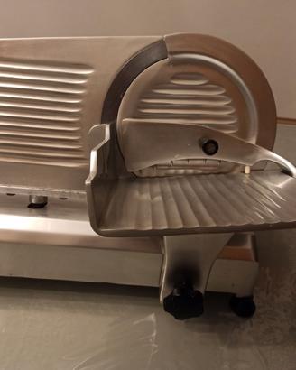 Affettatrice in acciaio