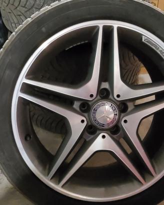 Ruote Mercedes AMG 18" con accessori Classe A