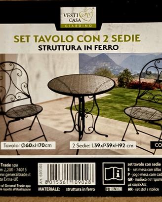 Tavolo da giardino con sedie