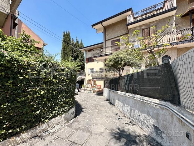 Panoramico esavani con terrazza e posto auto