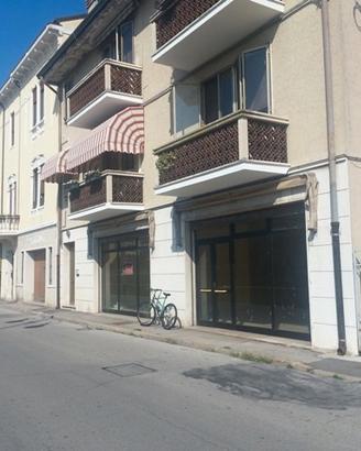 Spazio commerciale 375 mq in centro ad Adria