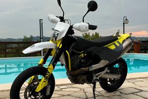 Husqvarna 701 Supermoto 2023 (A2-35 KW)