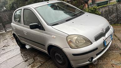 Toyota yaris 1.0 benzina