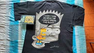T-shirt e orologio da tavolo Burt Simpson