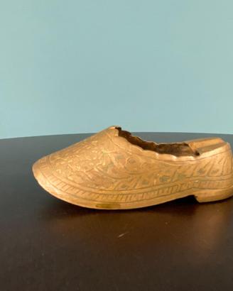Posacenere vintage in ottone a forma di scarpa