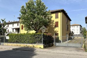 3 LOCALI A MOLINELLA