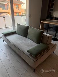 Divano design moderno scomponibile – come nuovo