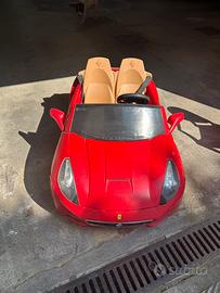 Macchina elettrica 2 posti Ferrari