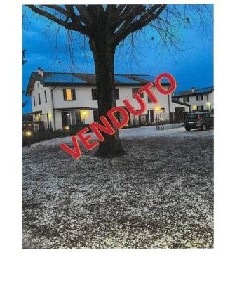 Villa di 260 m² con 5 locali e box auto a Zola Pre