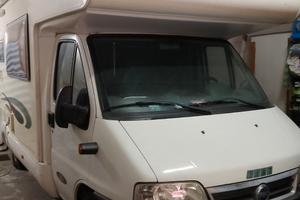 Camper mclouis 20000 km 7 posti