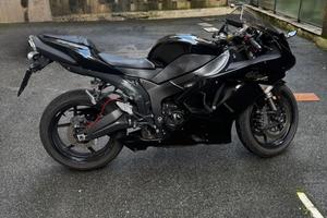 KAWASAKI Ninja ZX-6R