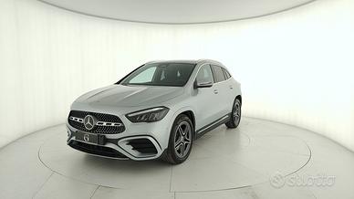 MERCEDES-BENZ GLA 180 AMG Line Advanced Plus auto