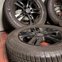 Pneumatici invernali 215/65R16e cerchi 16"