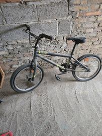 bicicletta bmx wipe