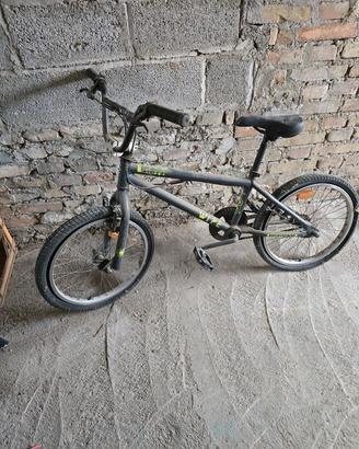 bicicletta bmx wipe