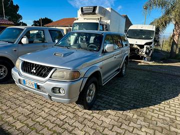 Mitsubishi Pajero Sport Pajero Sport 2.5 TDI GLX