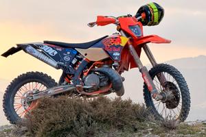 Ktm exc 300 six days 2011