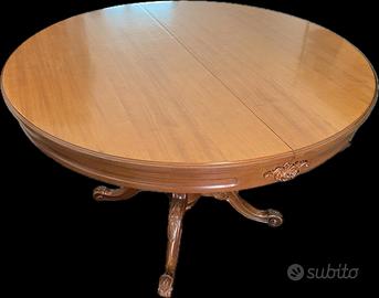 Tavolo in legno massello