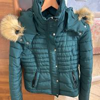 Giubbotto invernale verde petrolio con cappuccio