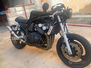 Yamaha fzs 600 fazer cafe racer