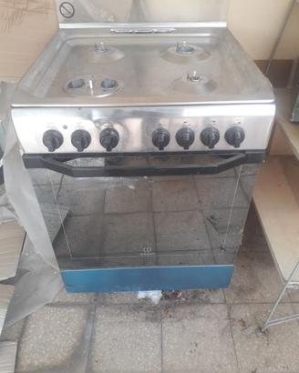 CUCINA  INDESIT 4 FORNELLI A GAS FORNO ELETTRICO