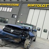 DACIA SANDERO per ricambi usati B4DB4