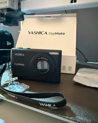 Yashica DigiMate 100 Black