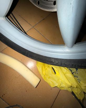coppia di michelin comprese di cerchioni
