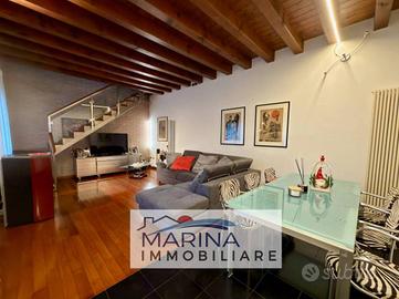 Casa indipendente di 238 m² con più di 5 locali e 